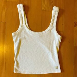 White Scoop Neck Vuori Tank